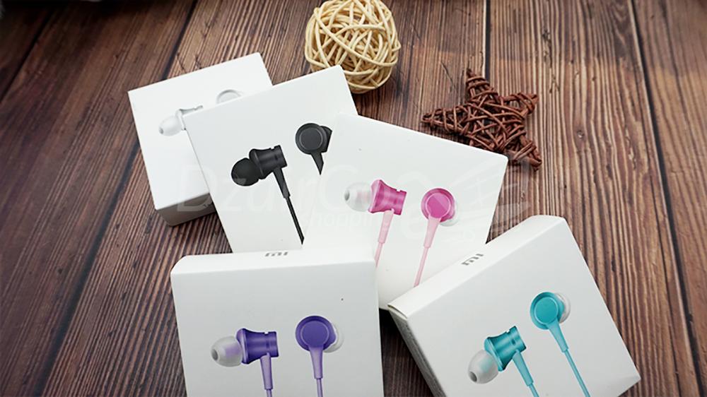 Hc3bf9be07b284454a3130ae5447597a5p.jpg Écouteurs Xiaomi Mi Piston, câble de 1.4 m – Image 1