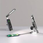 chargeur wireless Lampe de bureau LED pliable et robuste avec chargeur sans fil 7 en 1 et horloge numérique. smartwatch /montre connectée – Image 6