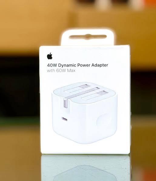 img_2550 CHARGEUR APPLE 40W/60W DYNAMIC 17 PRO MAX CHARGEUR APPLE 60W/40W TYPE C / ORIGINAL 100% – Image 1